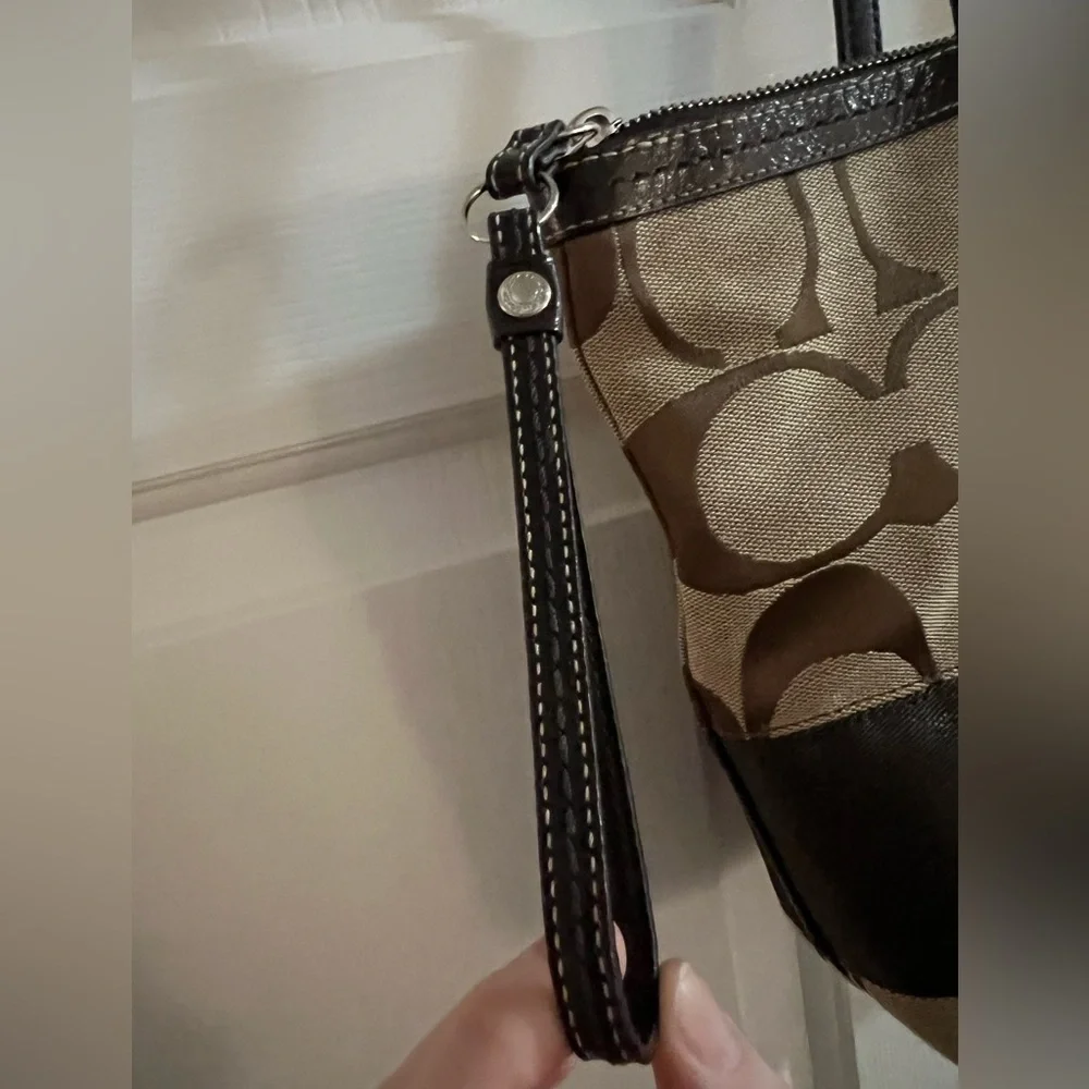 Coach Brown Signature Tote Bag ✨EUC✨ - Picture 9 of 10